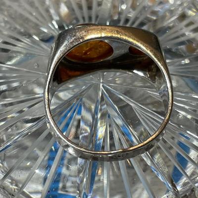 Vintage Estate .925 Sterling Silver Amber Ring Size-9 in Good Preowned Condition.