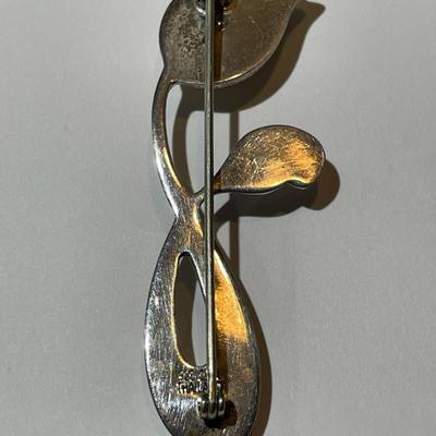 Vintage Estate .925 Sterling Silver Flower Pin/Brooch in Good Preowned Condition.
