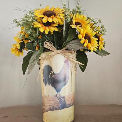 ROOSTER VASE WITH FLOWERS