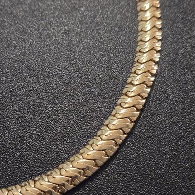 Gold Tone Necklace