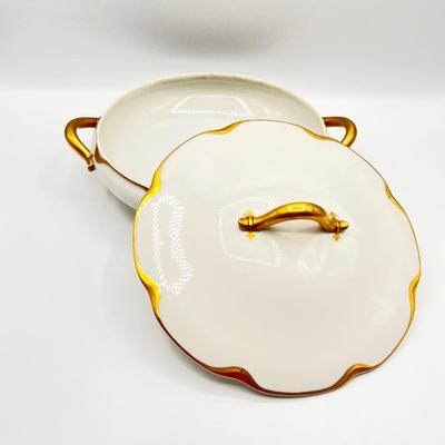 HAILAND LIMOGES ~ Vtg. 8â€ Round Covered Serving Tureen