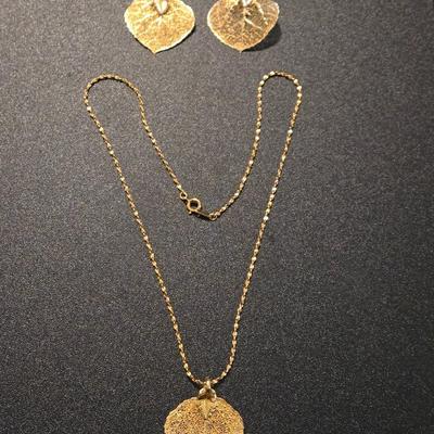 Gold Tone Leaf Necklace and Clip On Earrings