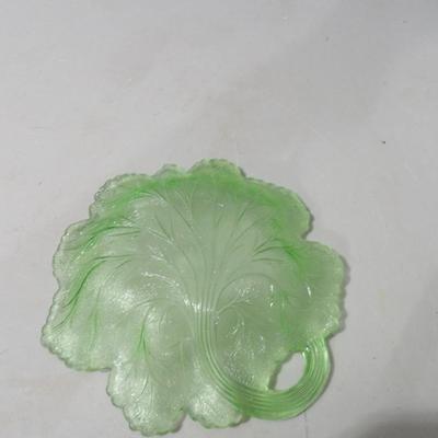 Green Glass Leaf Candy Dish