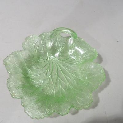 Green Glass Leaf Candy Dish