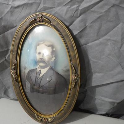 1880's Photo In Convex Oval Frame