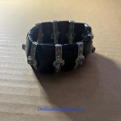 BLACK BRACELET