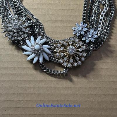 SILVER FLOWER LAYERED NECKLACE