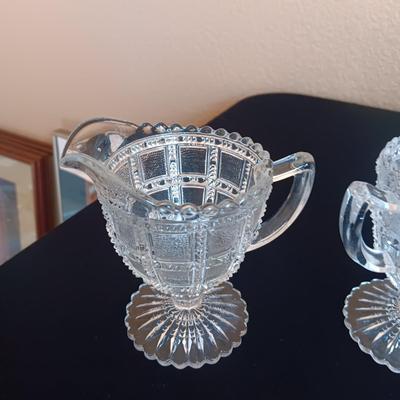 CREAM AND SUGAR SET, 7 GLASS BOWLS AND 4 GLASS LEAF PLATES