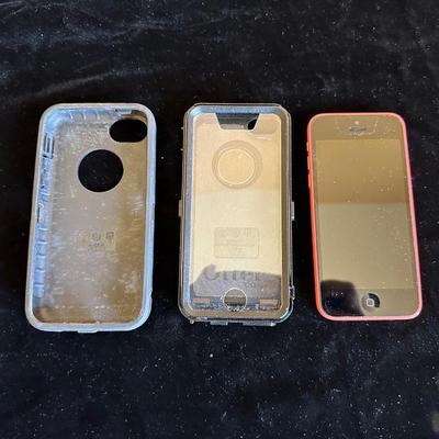 2 APPLE OLDER MODEL IPHONES