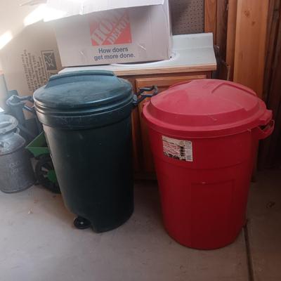 TWO 32 GALLON OUTDOOR GARBAGE CAN, 1 ON 2 WHEELS