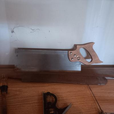 VARIETY OF HAND TOOLS