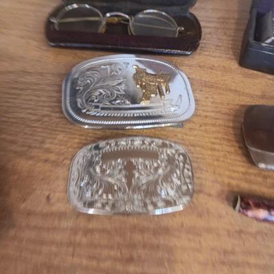 VINTAGE AND ANTIQUE COLLECTIBLES