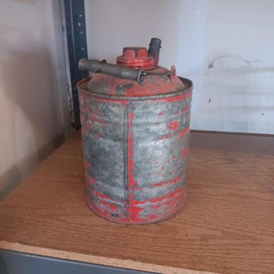 EGG BASKET AND A METAL OIL/GAS CAN