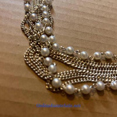 PEARL AND CHAIN NECKLACE