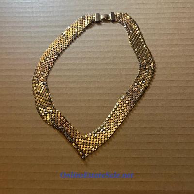 THICK GOLD NECKLACE