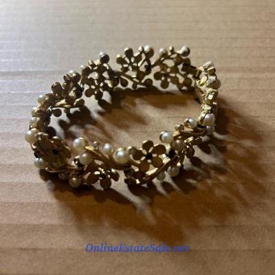 GOLD AND PEARL BRACELET
