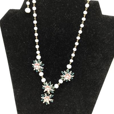Vintage flower necklace
