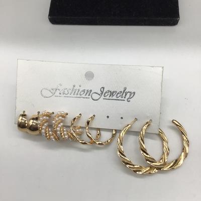 Four pair fashion earrings
