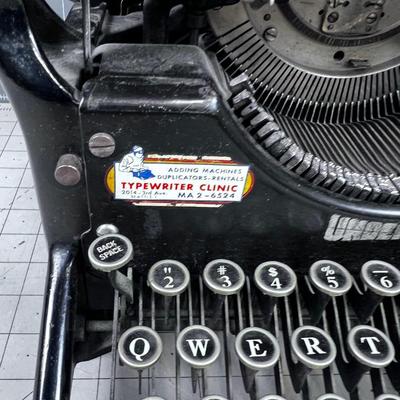 Awesome! UNDERWOOD Typewriter 