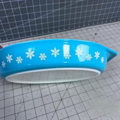 Divided Casserole PYREX Blue with Lid SNOWFLAKE Pattern