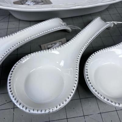 2 Large Serving Platters and 4 Spoon Rests White Ceramic