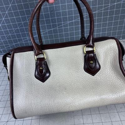 REAL! VINTAGE DOONEY BOURKE All-Weather-Leather, MADE IN AMERICA PURSE. Authentic! 