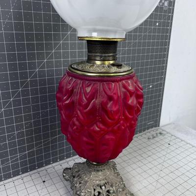 Antique oil Lamp MERIDEN,  Pretty Red & White Glass