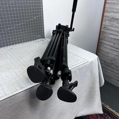 MANFROTTO Tripod. NICE!!!! 