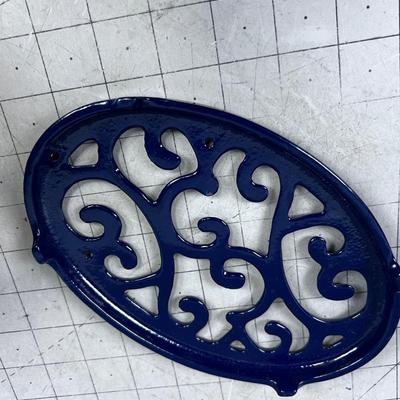 2 -Quart Cast Iron Enamel Dutch Oven NEW and NEW Blue Trivet 