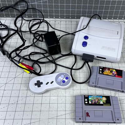 Super Nintendo Game Console with 2 Games 