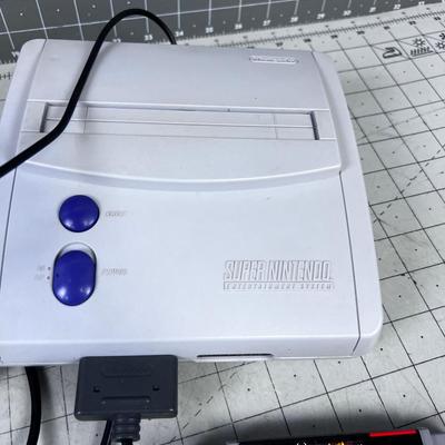 Super Nintendo Game Console with 2 Games 