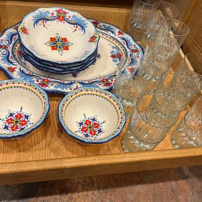 K13- Espana San Marino platter, bowls & 18 glasses
