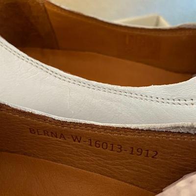 Spring Step Berna Moccasin Slip On Loafer Flat White UK Size 41/US Size 10