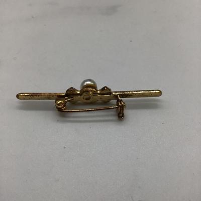 Gold plated pearl brooch