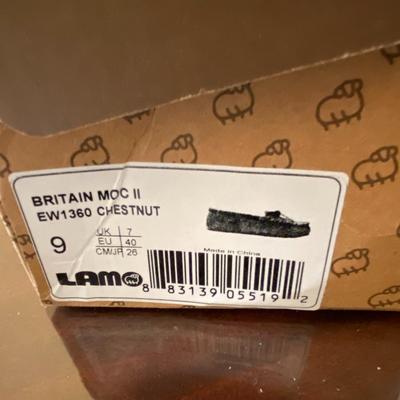 NEW Lamo Britain Moccasin II Chestnut Slippers, Size 9