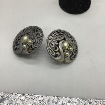 Venue antique clip on earrings
