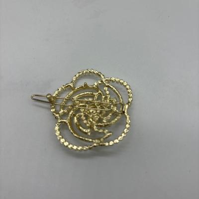 Flower hair clip
