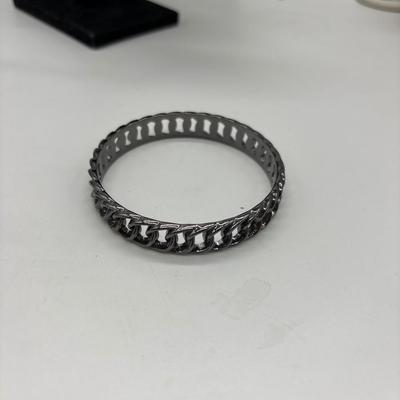 Chain like bracelet