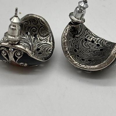 Vintage beautiful design earrings