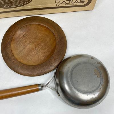 Atlas Mushroom Pan Set - wood handled pan with wood Trivet 70's
