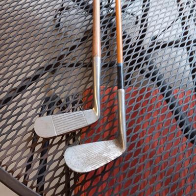 #7 AND A PUTTER GOLF CLUBS WITH WOODEN SHAFTS