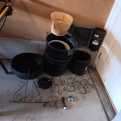 2 BIRD FEEDERS, HOSE SPRAYERS, LARGE RUBBER FEEDING BOWLS AND MORE