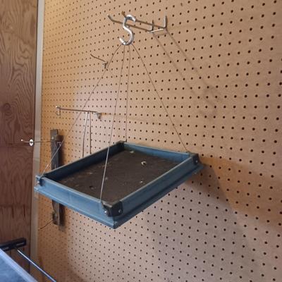 2 BIRD FEEDERS, HOSE SPRAYERS, LARGE RUBBER FEEDING BOWLS AND MORE