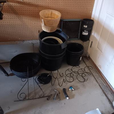 2 BIRD FEEDERS, HOSE SPRAYERS, LARGE RUBBER FEEDING BOWLS AND MORE