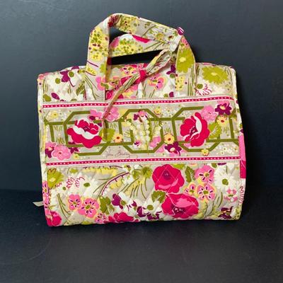 LOT 9: Vera Bradley Travel Collection & Haning Cosmetic Bag