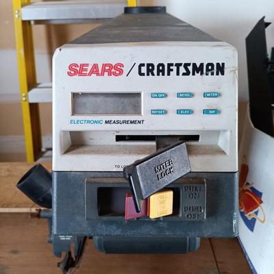 LOT 32: Sears Craftsman Electronic 10