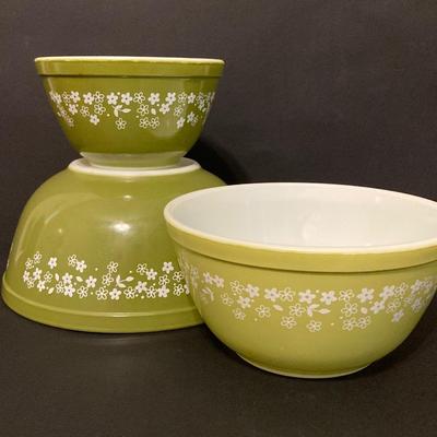 LOT 108: Pyrex Spring Blossom Three Mixing Bowl Set and Anchor Hocking Ribbed Glass Refrigerator Dish with Lid