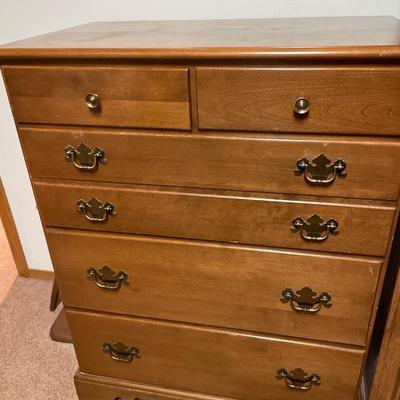 M8- Vintage Ethan Allen 5 drawer chest