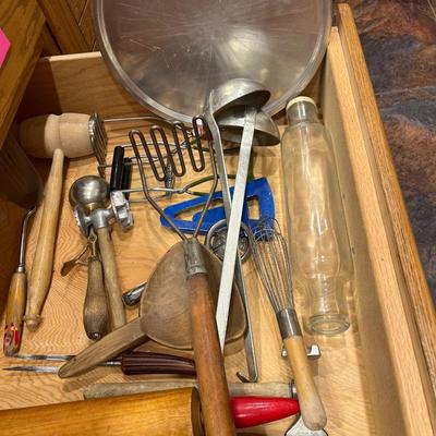 K67 vintage kitchen utensils
