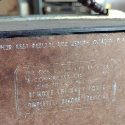 Vintage Zenith Radio- Powers On